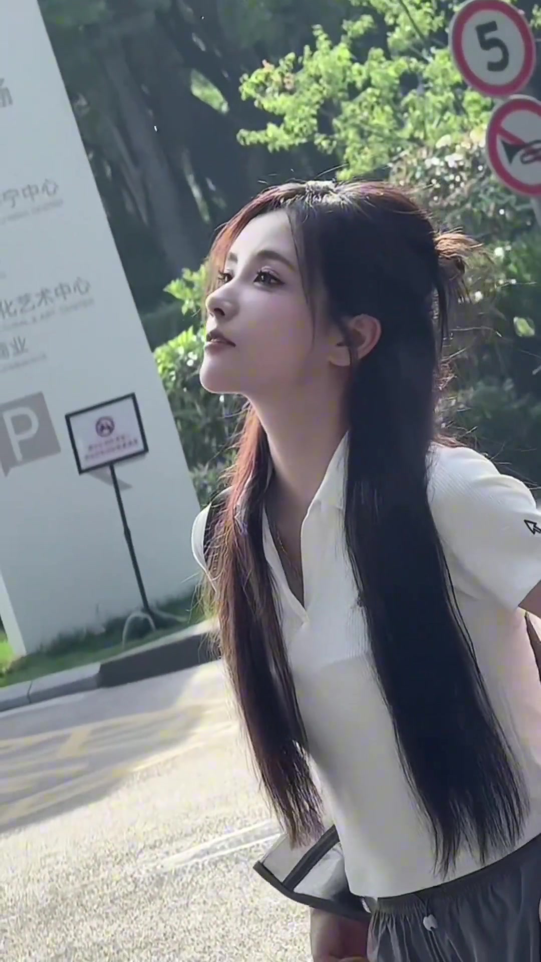 LPL美女解说Rita分享视频:端午安康~
